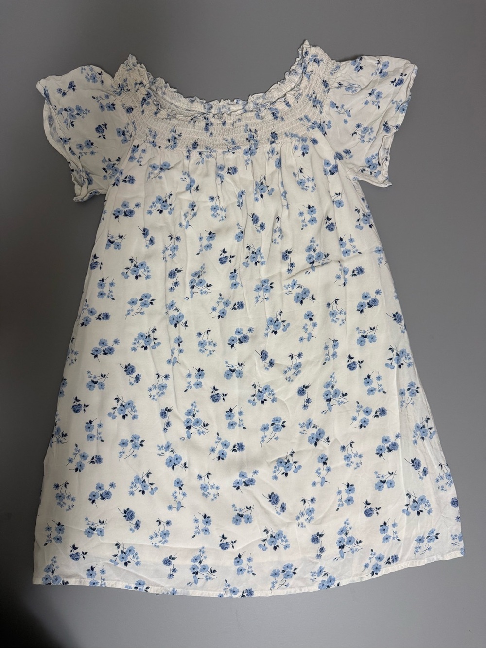 Hollister White Midi Dress with Blue Floral Print. E56